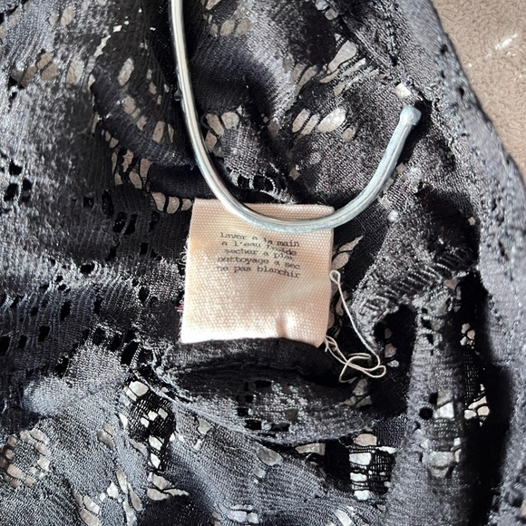 Pins & Needles Anthropologie Allover Lace Semi-sheer Puff Shoulder Top S Black - Picture 13 of 16